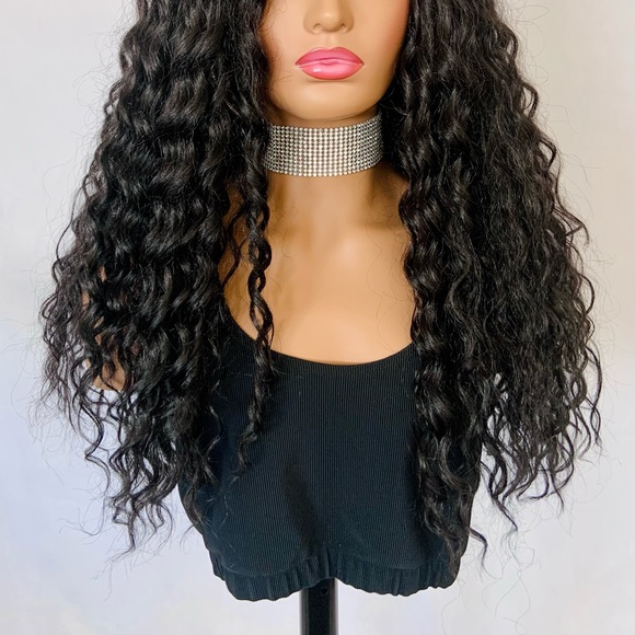 Gorgeous 13x4 Lace Front Black Synthetic Wig with Braided Side Part - Picture 2 of 12